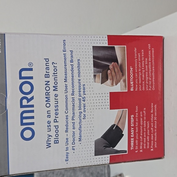 Omron 5 Series Wireless Upper Arm Blood Pressure Monitor - BP7250 - Picture 3 of 6